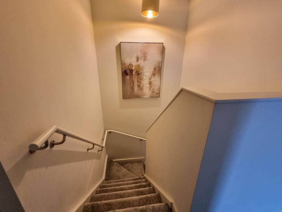 מנצ'סטר Stunning 4-Bedroom Townhouse With Free Parking מראה חיצוני תמונה