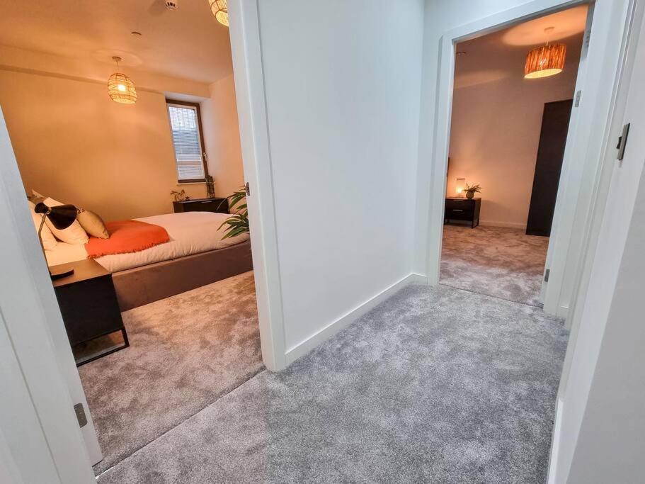 מנצ'סטר Stunning 4-Bedroom Townhouse With Free Parking מראה חיצוני תמונה