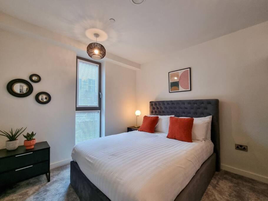 מנצ'סטר Stunning 4-Bedroom Townhouse With Free Parking מראה חיצוני תמונה