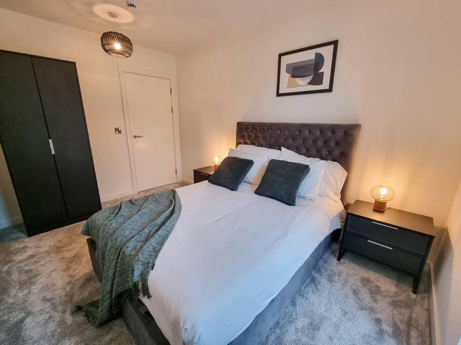 מנצ'סטר Stunning 4-Bedroom Townhouse With Free Parking מראה חיצוני תמונה