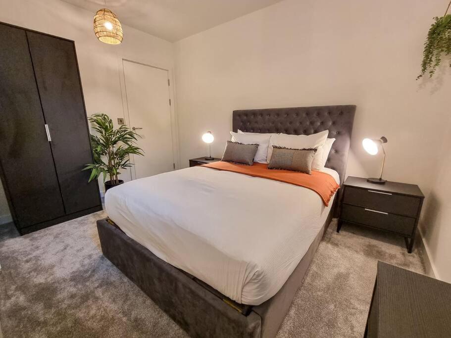 מנצ'סטר Stunning 4-Bedroom Townhouse With Free Parking מראה חיצוני תמונה