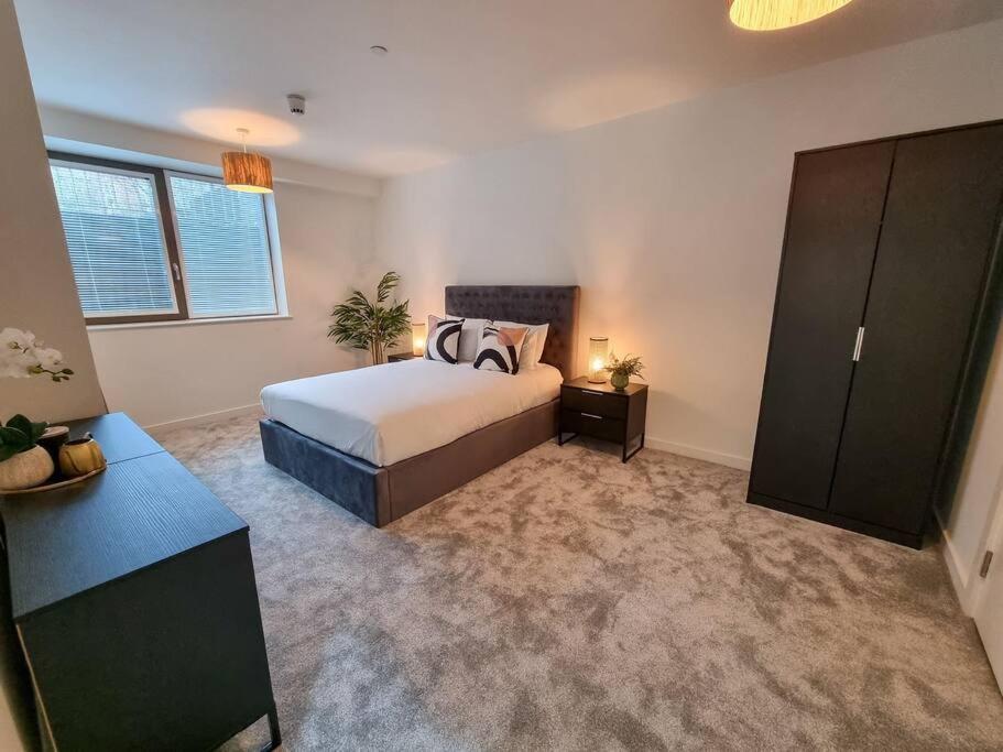 מנצ'סטר Stunning 4-Bedroom Townhouse With Free Parking מראה חיצוני תמונה