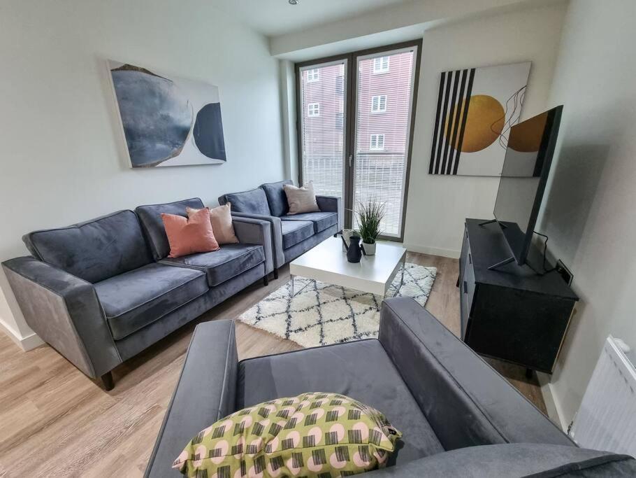 מנצ'סטר Stunning 4-Bedroom Townhouse With Free Parking מראה חיצוני תמונה