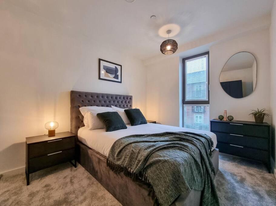 מנצ'סטר Stunning 4-Bedroom Townhouse With Free Parking מראה חיצוני תמונה